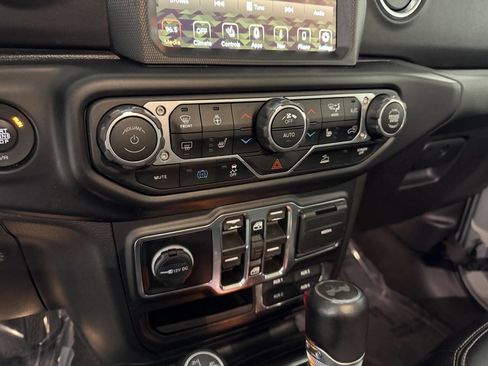 Used 2023 Jeep Wrangler Unlimited Sahara w/ Cold Weather Group image 29