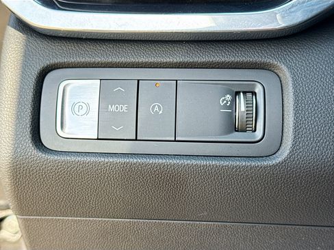 Used 2024 GMC Acadia Denali w/ LPO, Cargo Package image 37