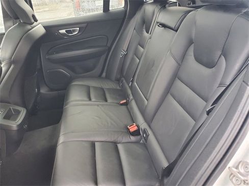 Certified 2025 Volvo V60 B5 Cross Country Plus image 33