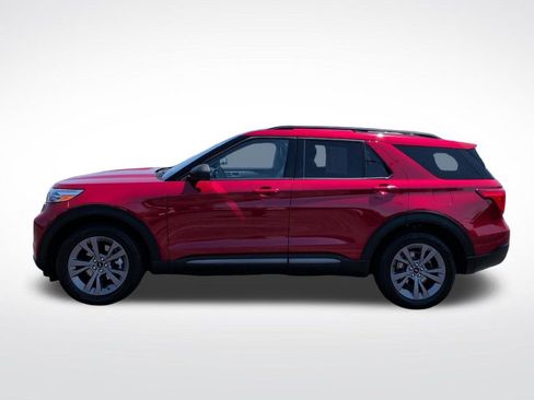 Used 2021 Ford Explorer XLT w/ Equipment Group 202A AWD/4WD image 13