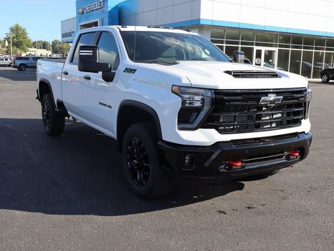 New 2026 Chevrolet Silverado 3500 LT w/ Trail Boss Package image 2