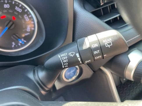 Used 2021 Toyota RAV4 XLE w/ Convenience Package AWD/4WD image 28