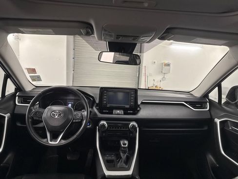 Used 2022 Toyota RAV4 XLE Premium FWD image 13