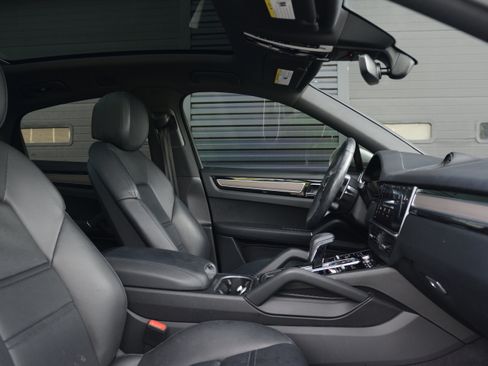 Certified 2021 Porsche Cayenne Coupe AWD/4WD image 27