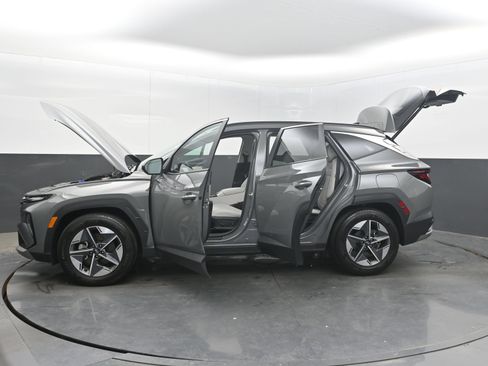 Used 2025 Hyundai Tucson SEL FWD image 43