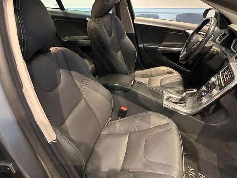 Used 2018 Volvo S60 T5 Dynamic w/ Vision Package image 32