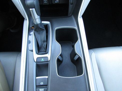 Used 2020 Honda Accord EX image 15