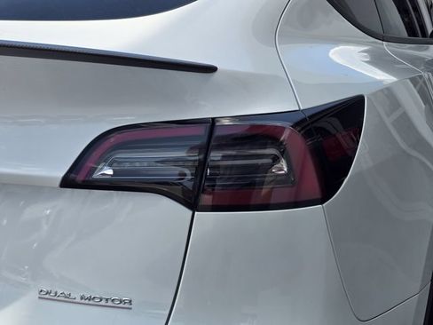 Used 2022 Tesla Model Y Performance AWD/4WD image 8