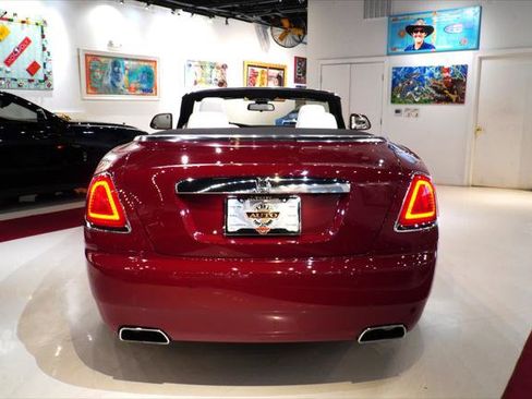 Used 2017 Rolls-Royce Dawn image 15