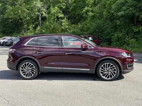Used 2019 Lincoln Nautilus Reserve AWD/4WD image 3