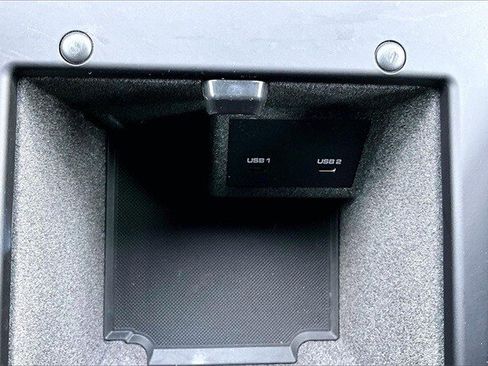 Used 2022 Porsche Macan image 19