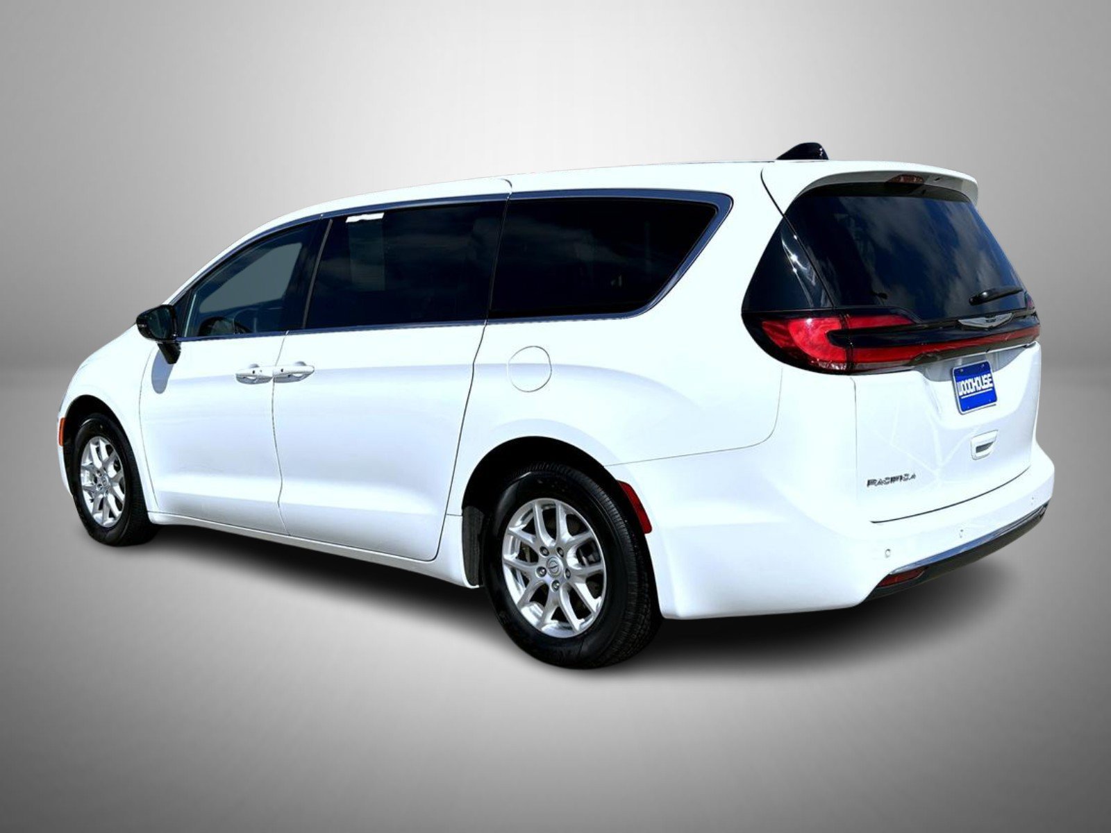 Used 2025 Chrysler Pacifica Select FWD image 7