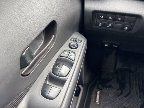 Used 2024 Nissan Kicks S image 23