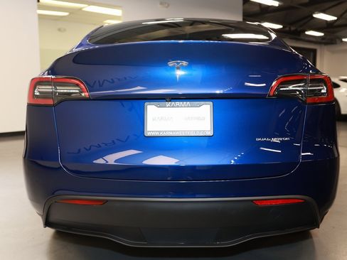 Used 2023 Tesla Model Y Long Range image 6