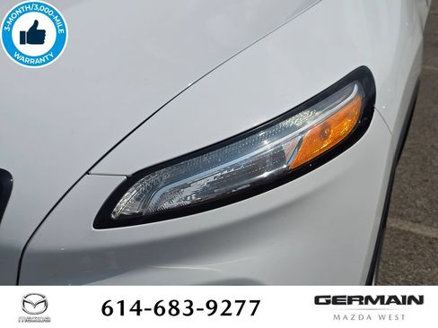 Used 2016 Jeep Cherokee Latitude w/ Comfort/Convenience Group AWD/4WD image 16