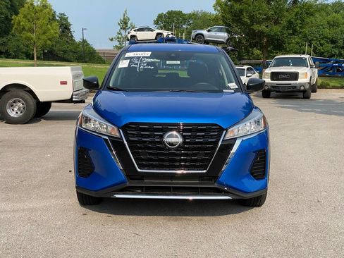 Used 2025 Nissan Kicks Play S FWD image 2