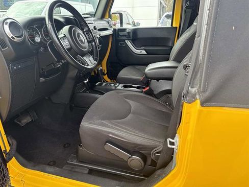 Used 2015 Jeep Wrangler Rubicon w/ Dual Top Group image 15