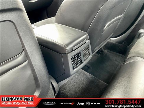 Used 2014 Dodge Challenger R/T RWD image 10