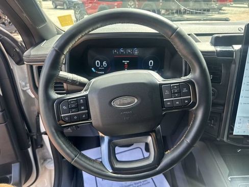 Used 2024 Ford Expedition Platinum AWD/4WD image 15