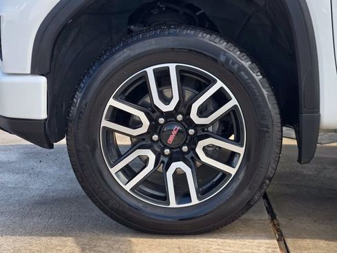 Used 2023 GMC Sierra 1500 AT4 w/ AT4 Premium Package AWD/4WD image 14