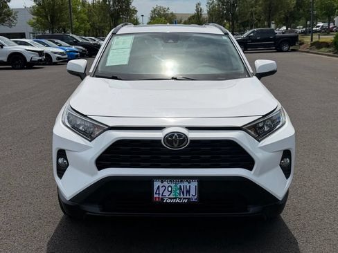 Used 2021 Toyota RAV4 XLE w/ Convenience Package AWD/4WD image 3