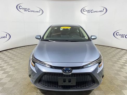 Certified 2022 Toyota Corolla LE FWD image 2