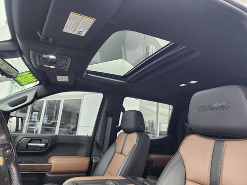 Used 2021 Chevrolet Silverado 1500 High Country w/ Technology Package image 10