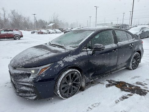 Used 2024 Toyota Corolla XSE image 4