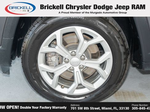 Used 2024 Jeep Compass Latitude AWD/4WD image 39