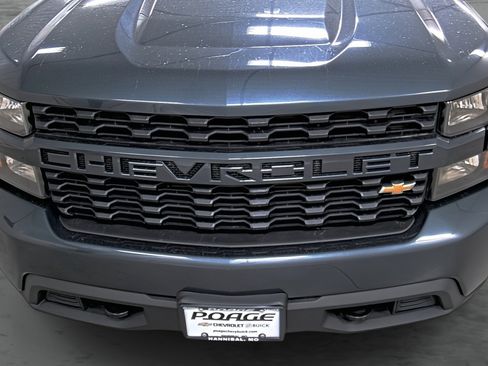 Used 2020 Chevrolet Silverado 1500 Custom w/ Custom Value Package image 16