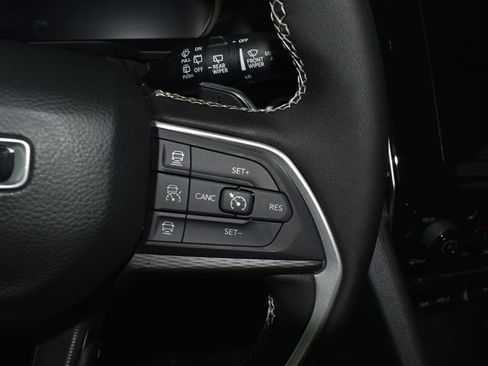 New 2026 Jeep Grand Cherokee L 4WD image 17