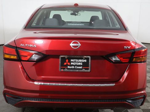 Used 2023 Nissan Altima 2.5 SV FWD image 9