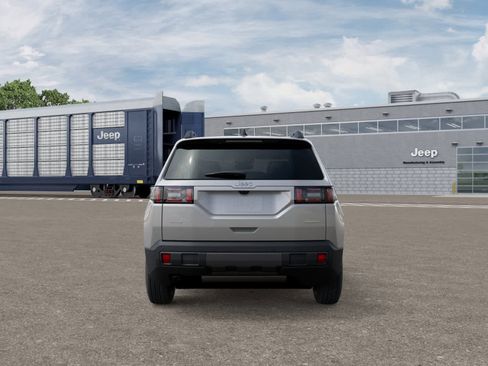 New 2026 Jeep Cherokee Laredo image 7