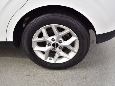 Used 2025 Kia Soul LX w/ LX Technology Package FWD image 33