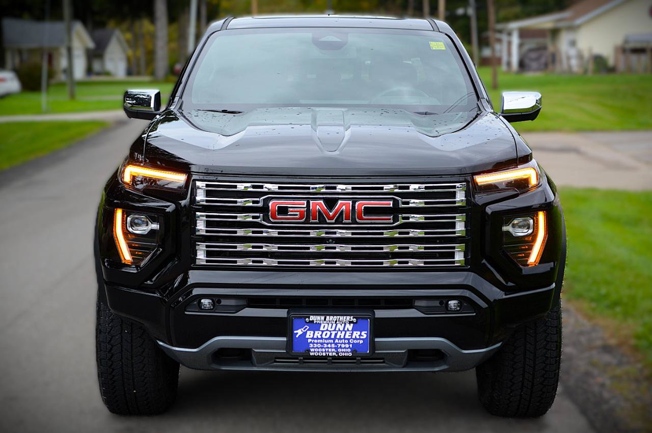 Used 2025 GMC Canyon Denali AWD/4WD image 2