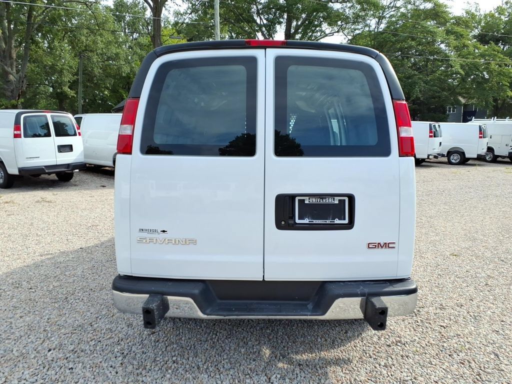 Used 2024 GMC Savana 2500 w/ Driver Convenience Package RWD image 4