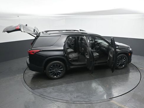 Used 2023 Chevrolet Traverse RS image 58