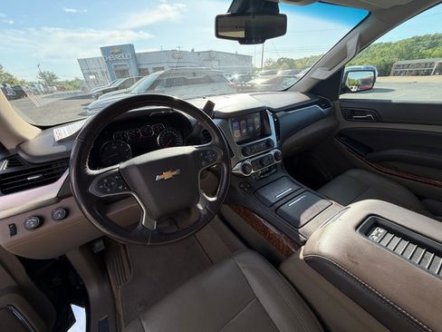 Used 2018 Chevrolet Suburban Premier AWD/4WD image 11