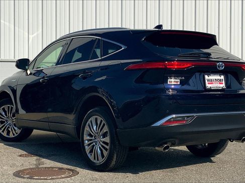 Used 2021 Toyota Venza XLE w/ Softex Package AWD/4WD image 12