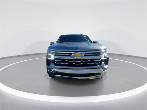Used 2025 Chevrolet Silverado 1500 LTZ w/ LTZ Premium Package image 3