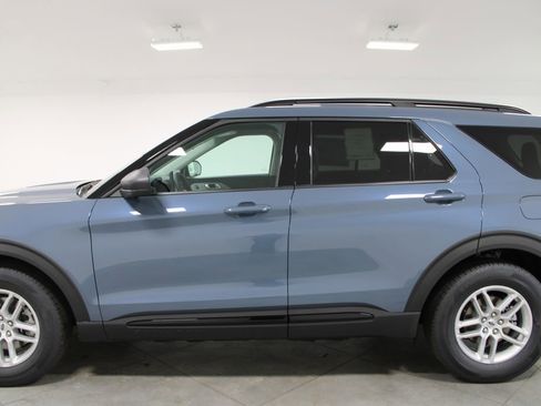New 2026 Ford Explorer Active RWD image 5