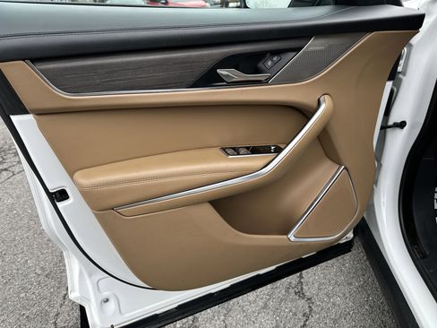 Used 2021 Jaguar F-PACE S image 15