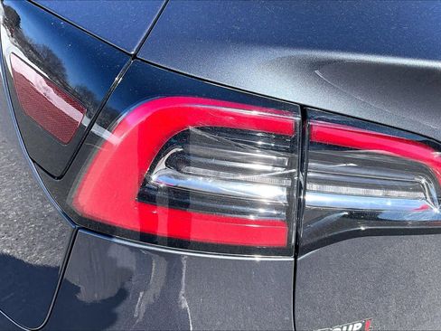 Used 2019 Tesla Model 3 Long Range image 28