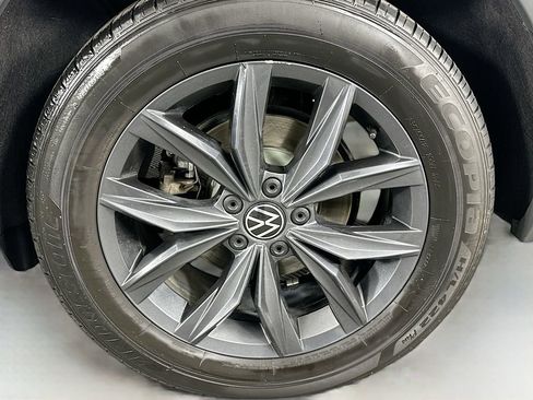 Used 2022 Volkswagen Tiguan SE image 30