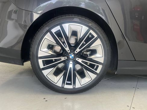 Used 2026 BMW 530i xDrive w/ Premium Package AWD/4WD image 15