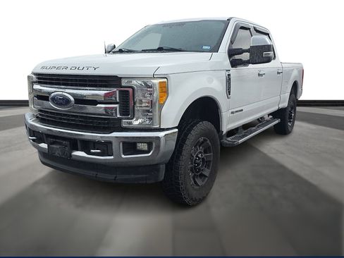Used 2017 Ford F250 XLT w/ XLT Premium Package image 1