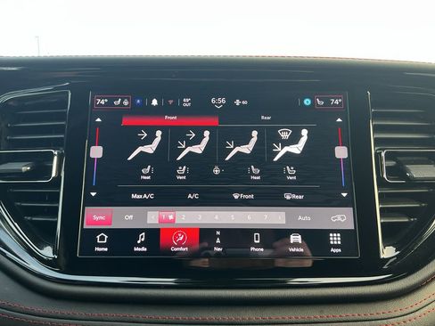 Used 2024 Dodge Durango GT image 28