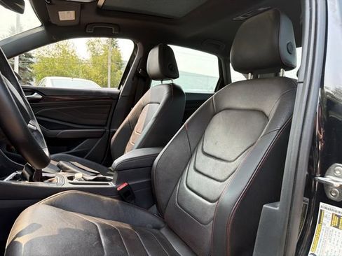 Used 2023 Volkswagen Jetta GLI Autobahn FWD image 12