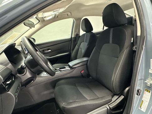 Used 2025 Nissan Sentra SV FWD image 12