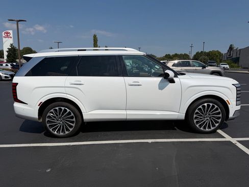 Used 2026 Hyundai Palisade Calligraphy FWD image 8
